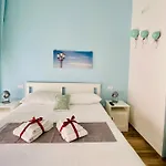 Mimi Maison Bari